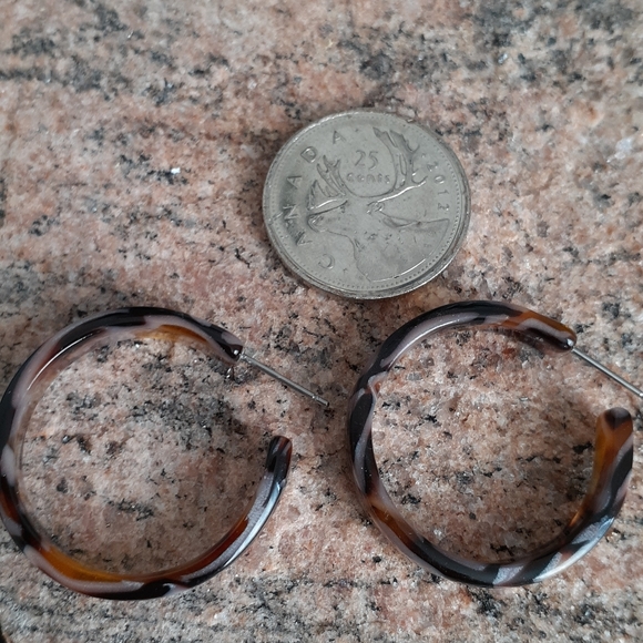 H&M Hoop Earrings - Picture 2 of 4